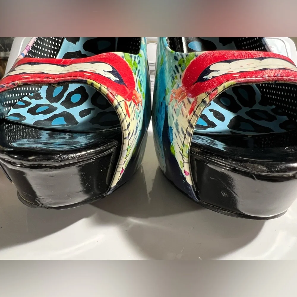 Too Fast Brand Heels | Size 7 - Picture 5 of 6